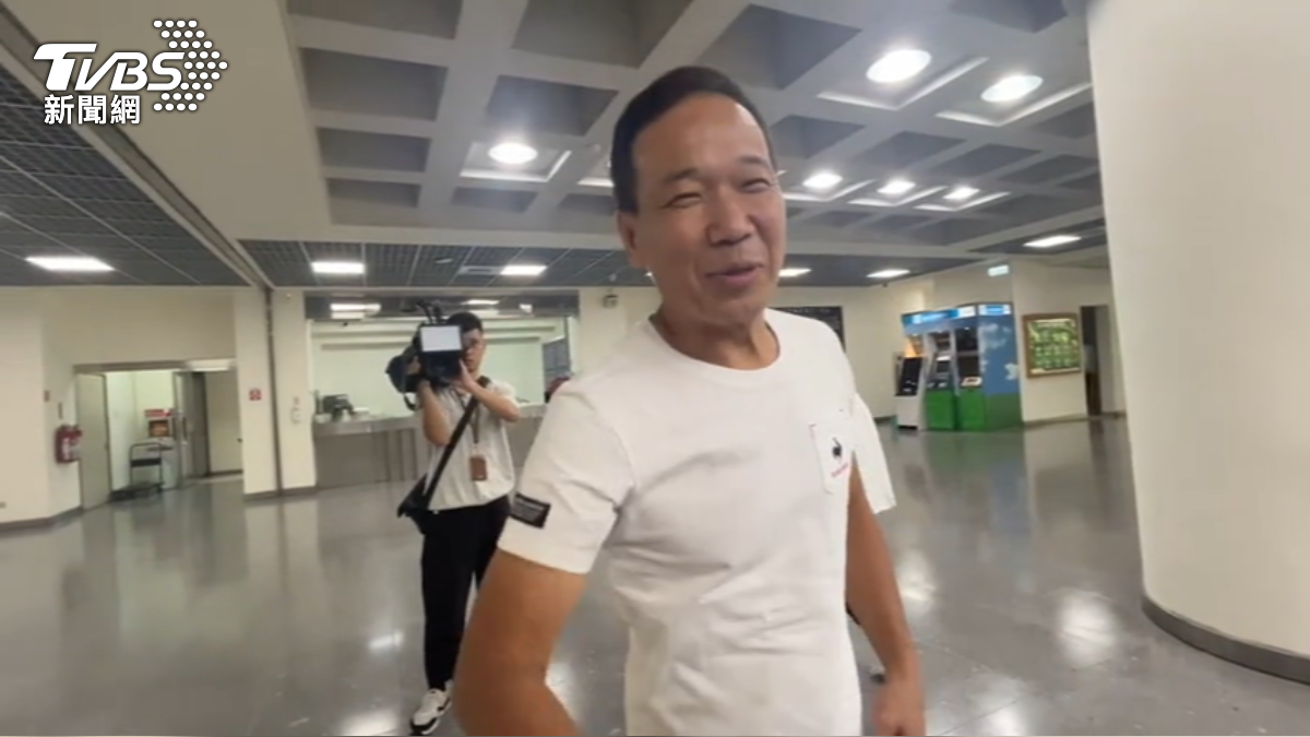 想妍妍!鍾小平爆直球告白民眾黨「美女博士」 愛意LINE截圖曝光