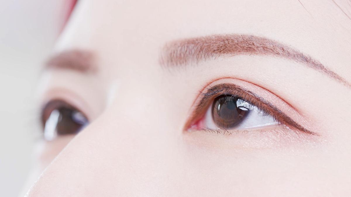 大陸江西一名女子洗臉時，眼睛掉出異物。（示意圖／shutterstock達志影像）