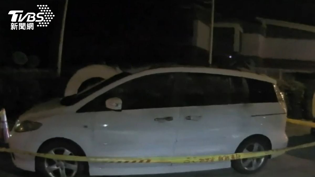 楊女被發現陳屍在車內。(圖/TVBS)