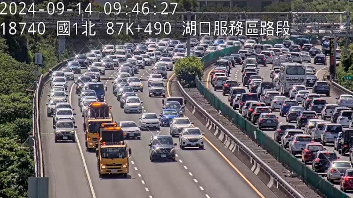 中秋國道1「機場到中壢塞到紫爆」時速不到10 下午地雷段出爐