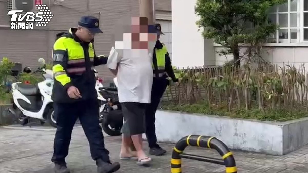 林男遭警方依傷害罪嫌送辦。（圖／TVBS）