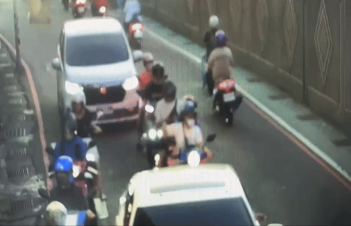 有片/離譜!蘆洲男遇塞車逆向狂飆 對撞2車害1人傷