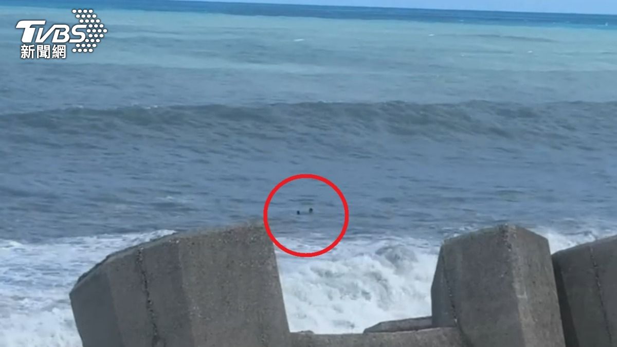弟被浪捲走哥跳海救人!花蓮新城2兄弟落水漂浮 漁船成功救上岸