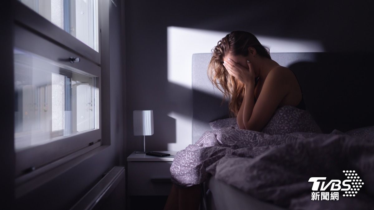 喝酒助眠錯了！美研究「睡前飲酒損睡眠」隔天更累　