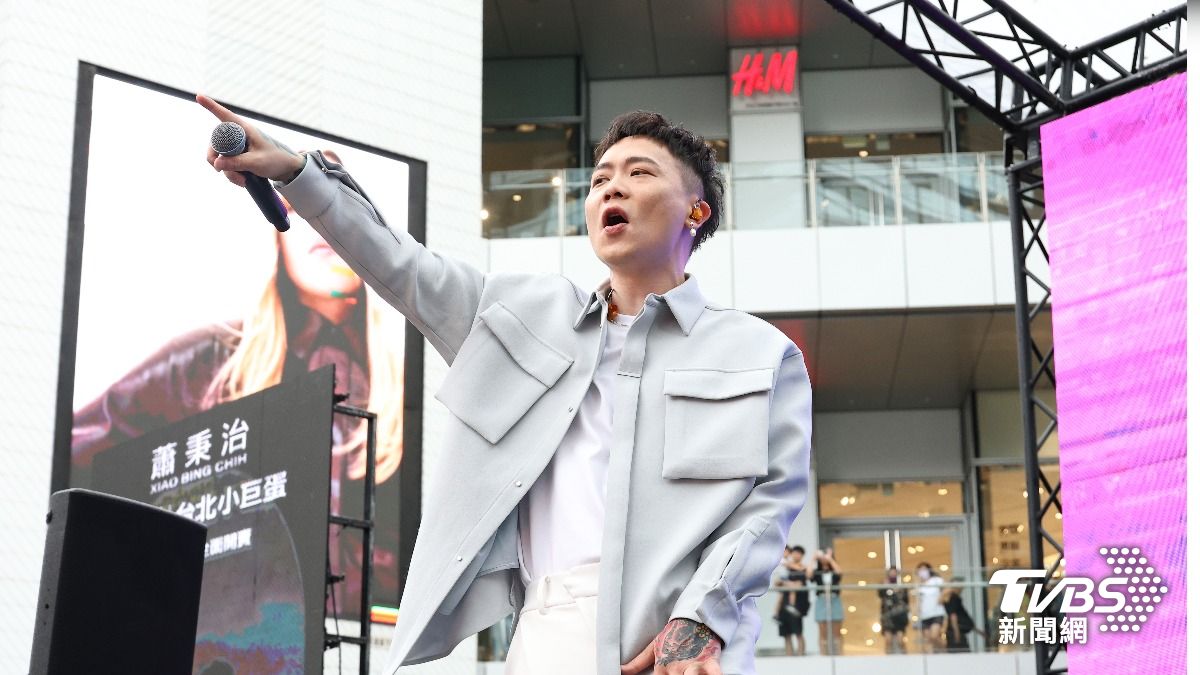 蕭秉治今帶來多首經典歌曲。(圖/張哲鳴攝)