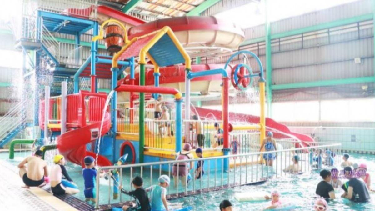 自然風SPA養生館有幼童溜滑梯和旋轉滑水道。(圖/紫川琪灩の吃喝玩樂提供)