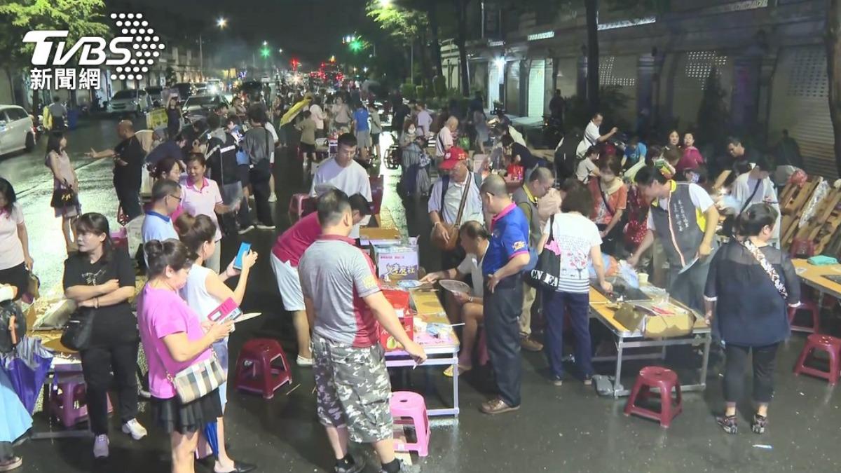 週一請假嗎?老闆出招「防中秋休4天」 員工竟嗨翻:發財了