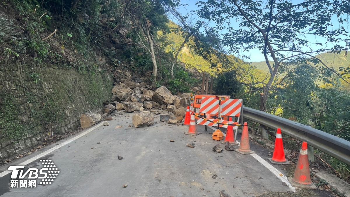 可以下山了!桃園雪霧鬧坍方百人受困 替代道路「提前搶通」