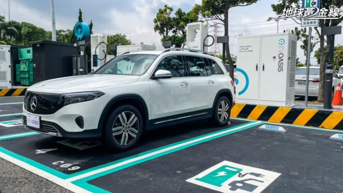 不怕里程焦慮!高速公路「快充站」全台上線 車輛綁定隨插即充