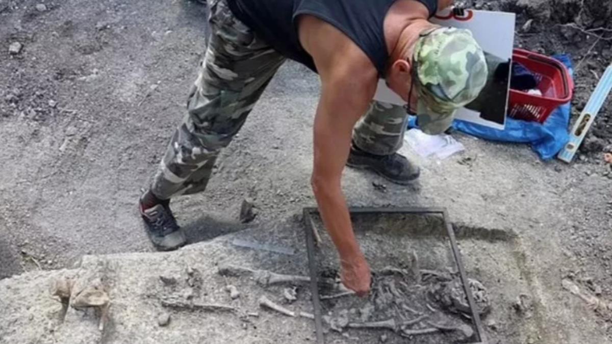 波蘭出土「吸血鬼小孩」 兒童身首異處、巨石壓屍防死而復生