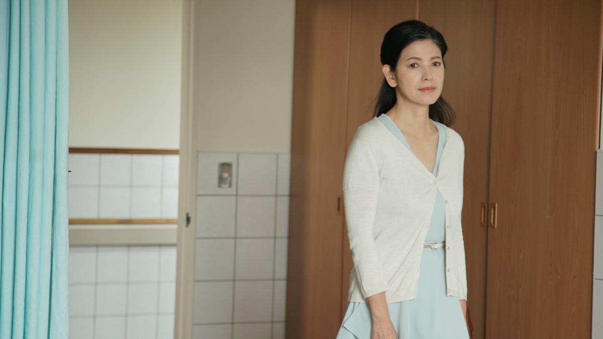 曾是「擋泥板女神」,57歲陳明真仍飄仙氣。(圖/大愛電視提供)