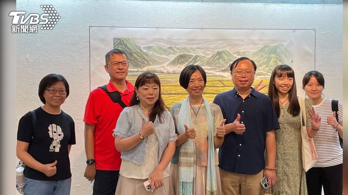 能夠持續創作,曹文娟說家人是永遠的支持力量。(畫面提供曹文娟)