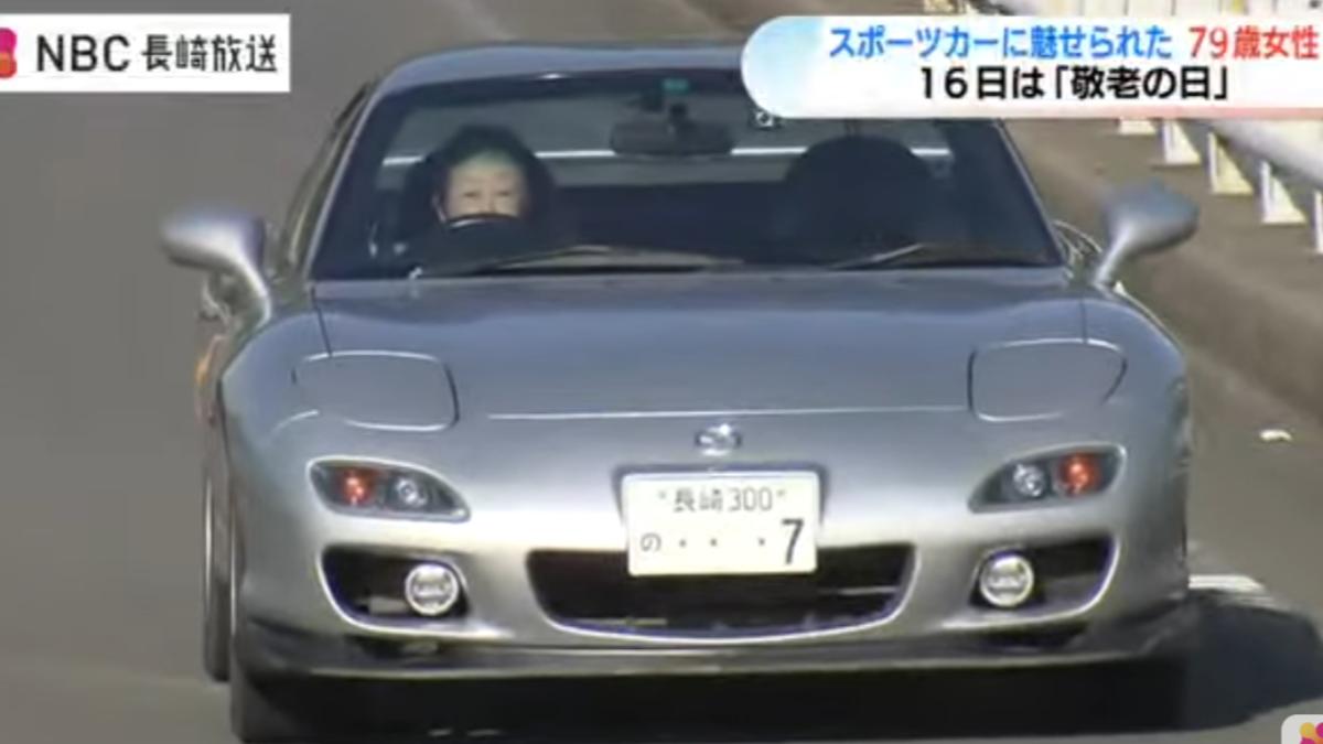 日飆仔嬤開跑車25年!79歲的她談愛車:享受與速度融為一體