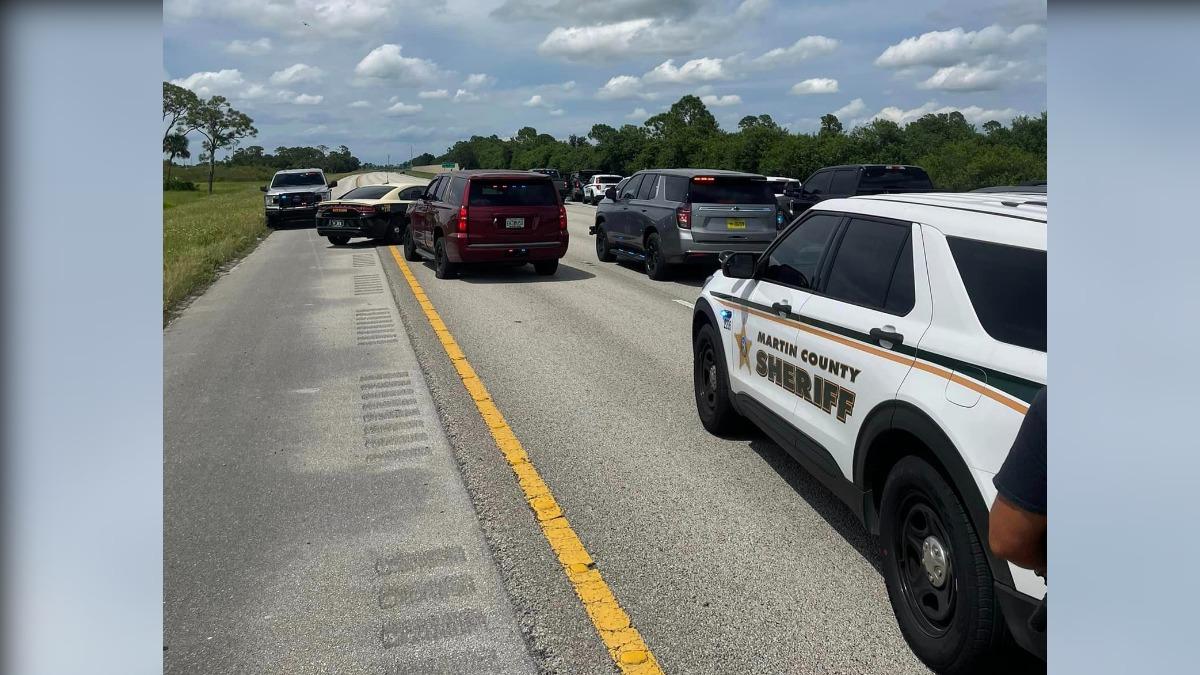 魯斯（Ryan Wesley Routh）在公路上落網。（圖／翻攝自 FB Martin County Sheriff's Office）