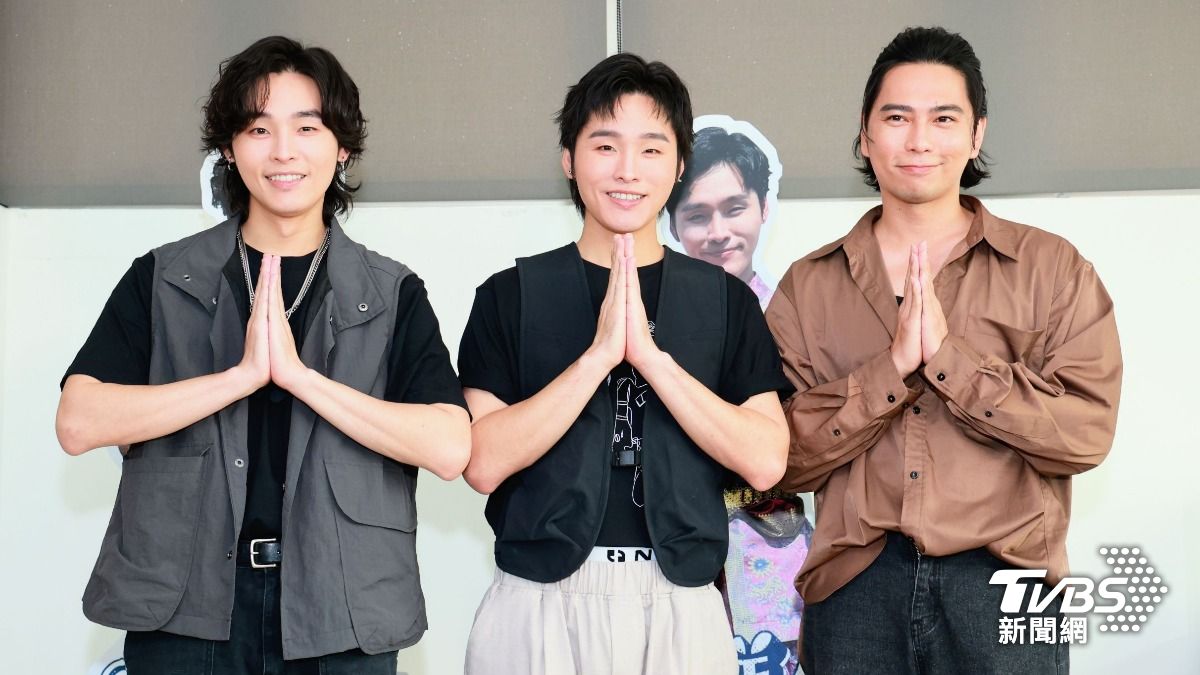 展瑞(左起)、展榮和石頭受訪分享出外景的心得。(圖/趙世平攝)