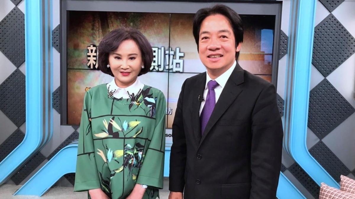 民視新聞副總經理胡婉玲和總統賴清德合影。(圖/翻攝胡婉玲臉書)