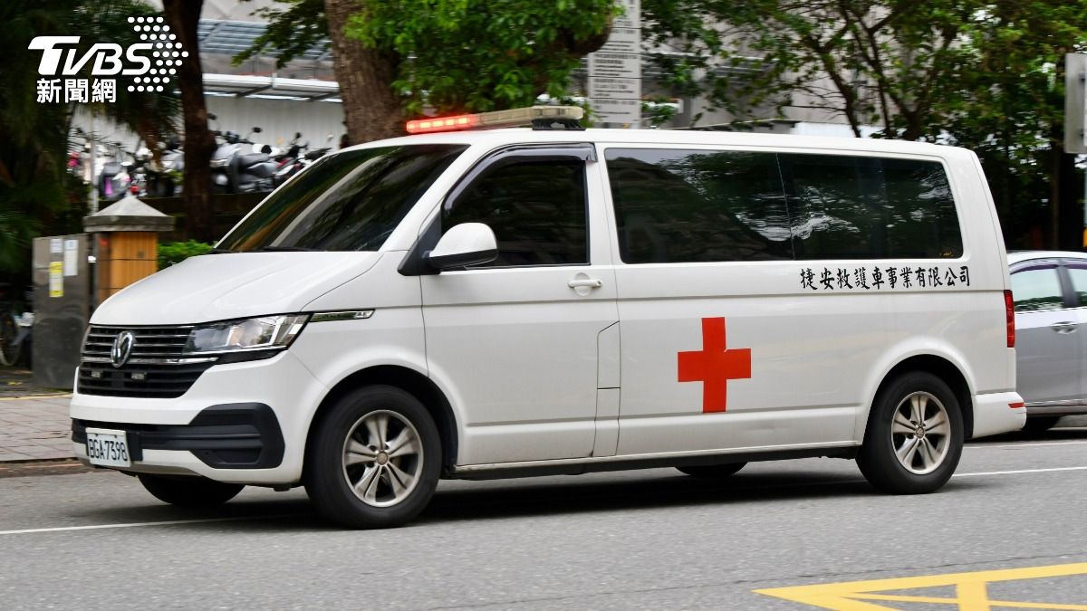 快訊／新北新莊民宅火警　1婦人倒臥客廳「無呼吸」搶救中