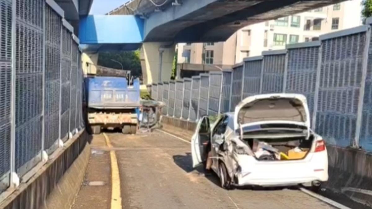 快訊/中秋節一早國10「7車連環撞」 車道塞住請改道