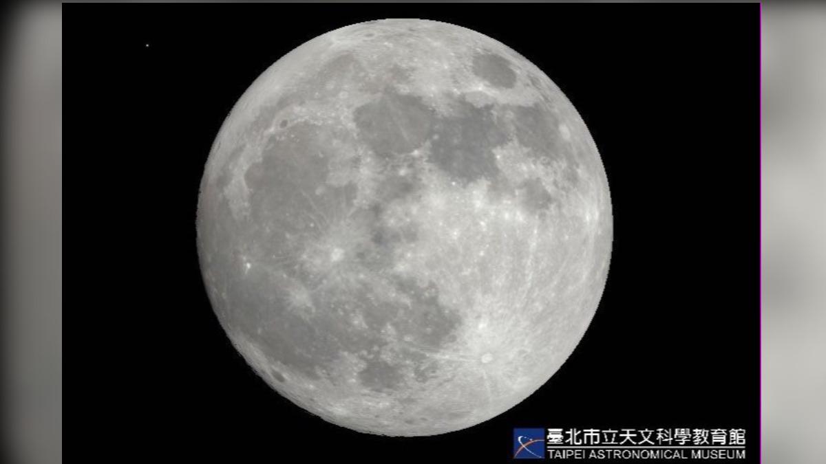 9年來最大中秋月今晚登場。(圖/臺北市立天文館提供)