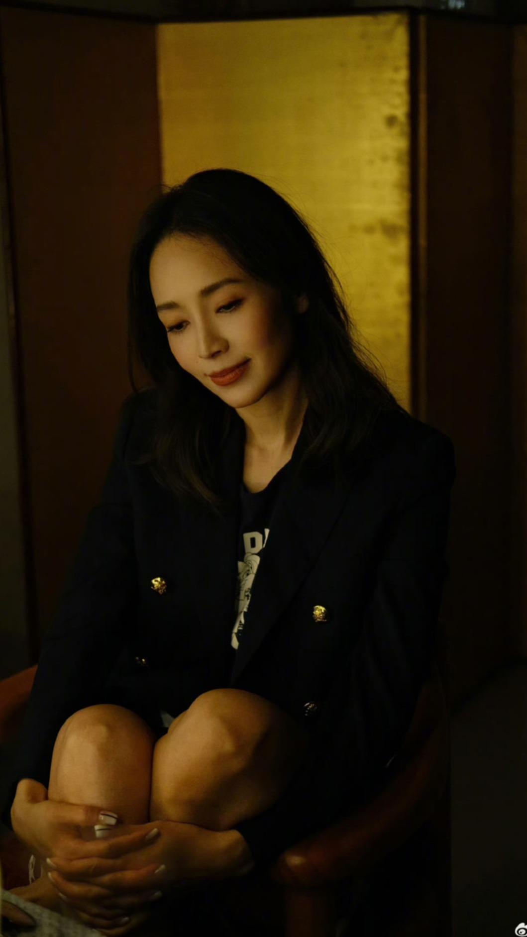 侯佩岑曬美照。(圖/翻攝自微博)
