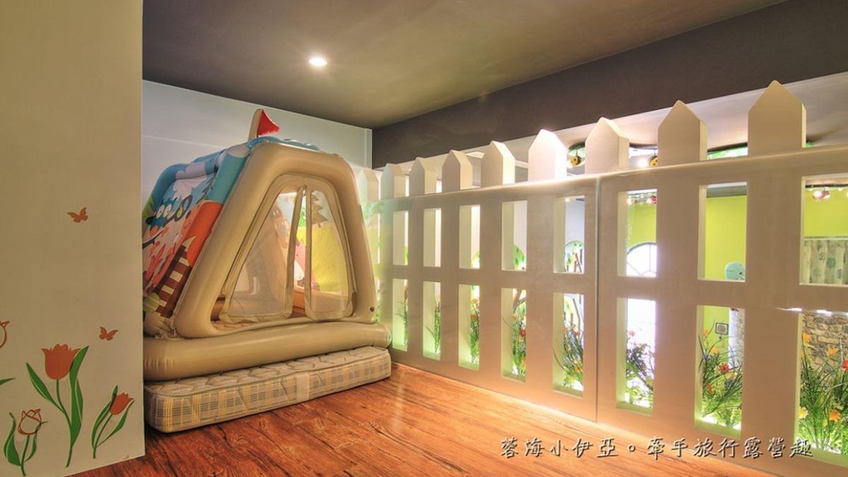 ２樓也有提供個小帳篷，讓孩子可以體驗入住帳篷的樂趣！（圖／蓉蓉牽手☜ㄩˇ你環遊世界提供）