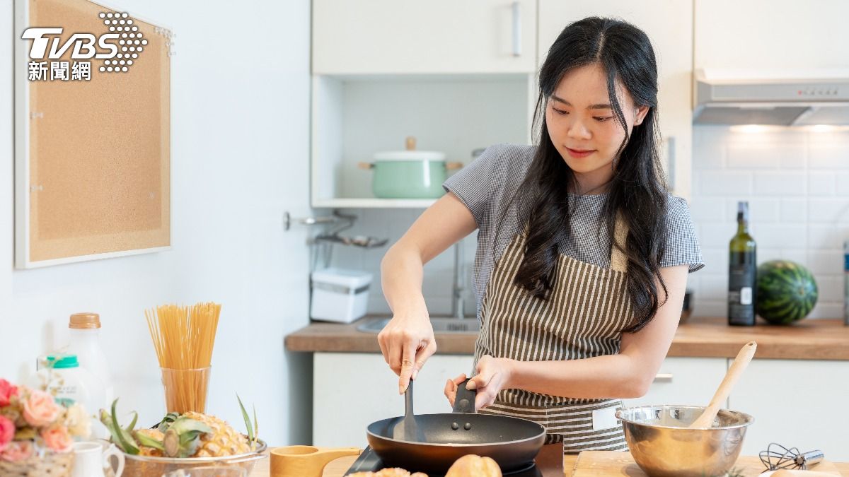 辛苦煮飯被嫌沒新意!人妻曬「台北監獄菜單」:再吵我照做 萬人笑翻