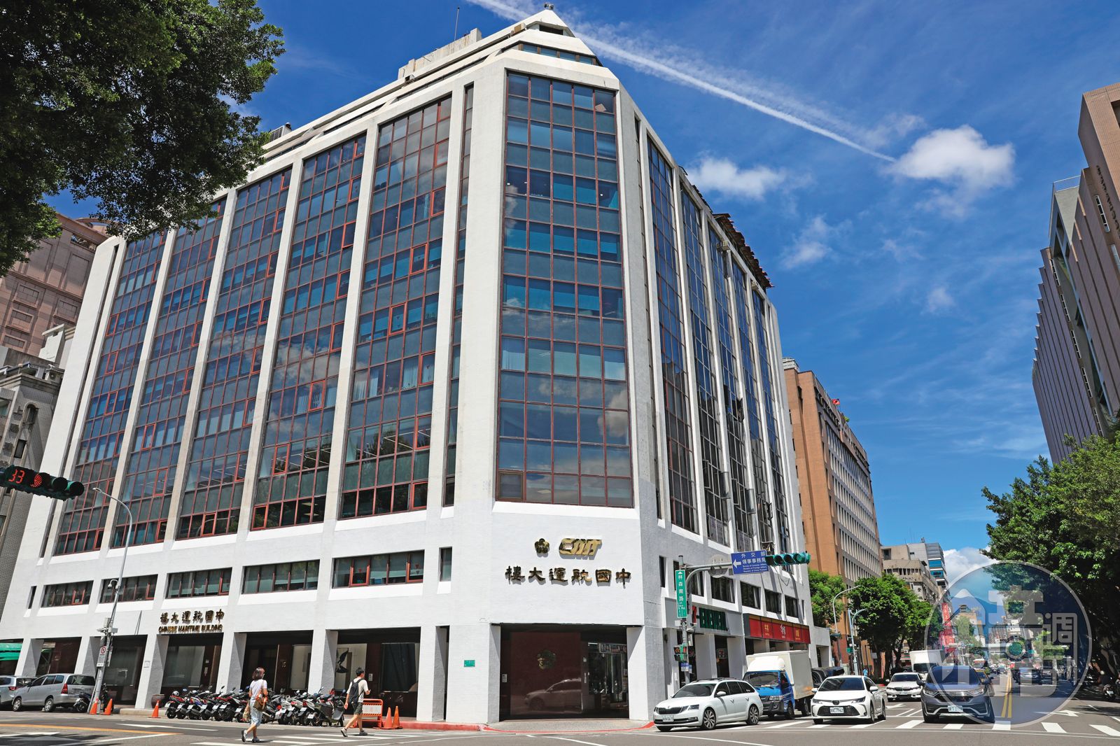 柯文哲以4,300萬元購買濟南路商辦,金流來源不明,檢廉仍在追查中。(圖/鏡週刊)
