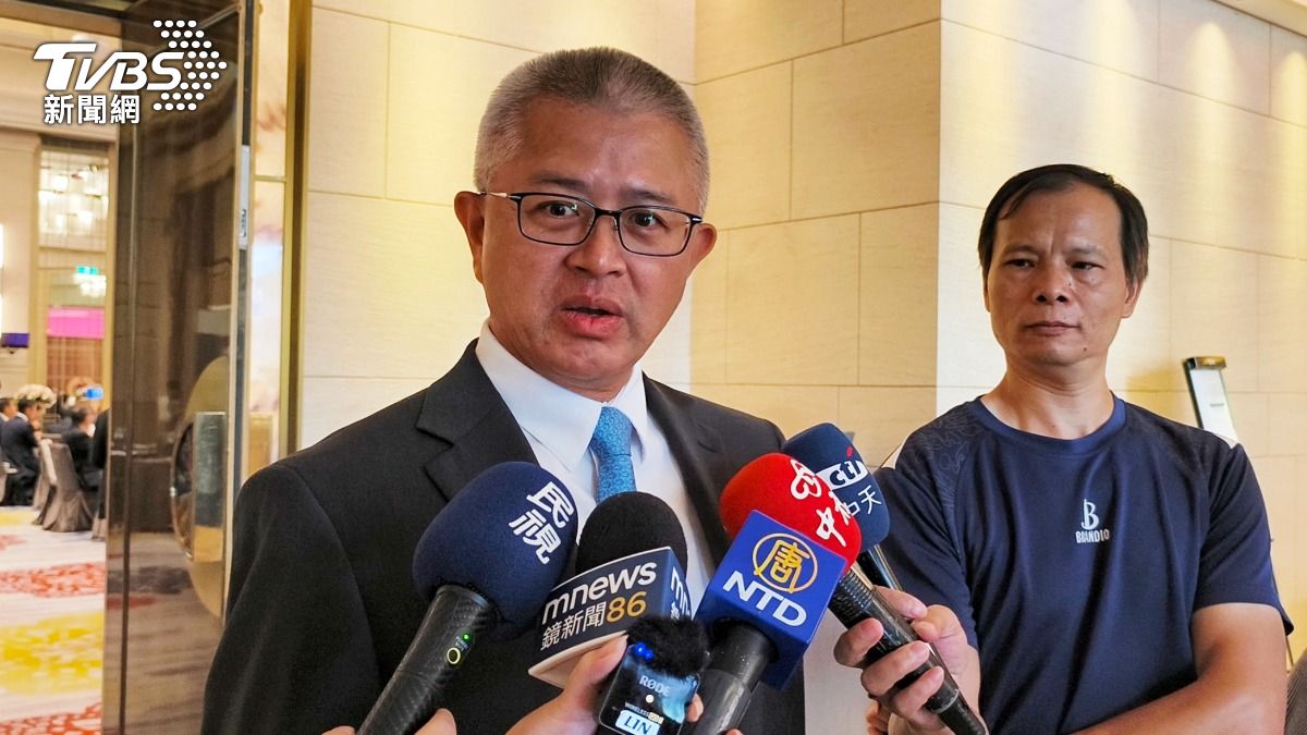 中信金搶親失利!新光副董洪士琪親回:強摘果實未必好吃
