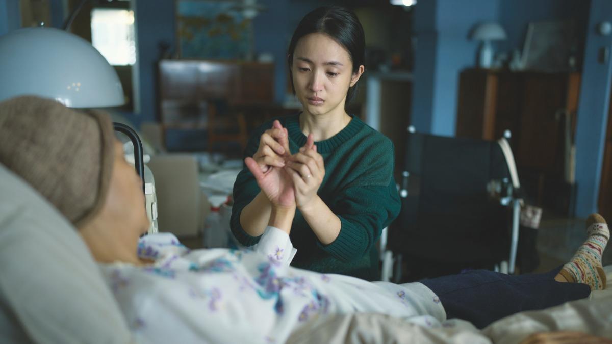 《不夠善良的我們》林依晨素顏演出沒包袱。(圖/公視提供)