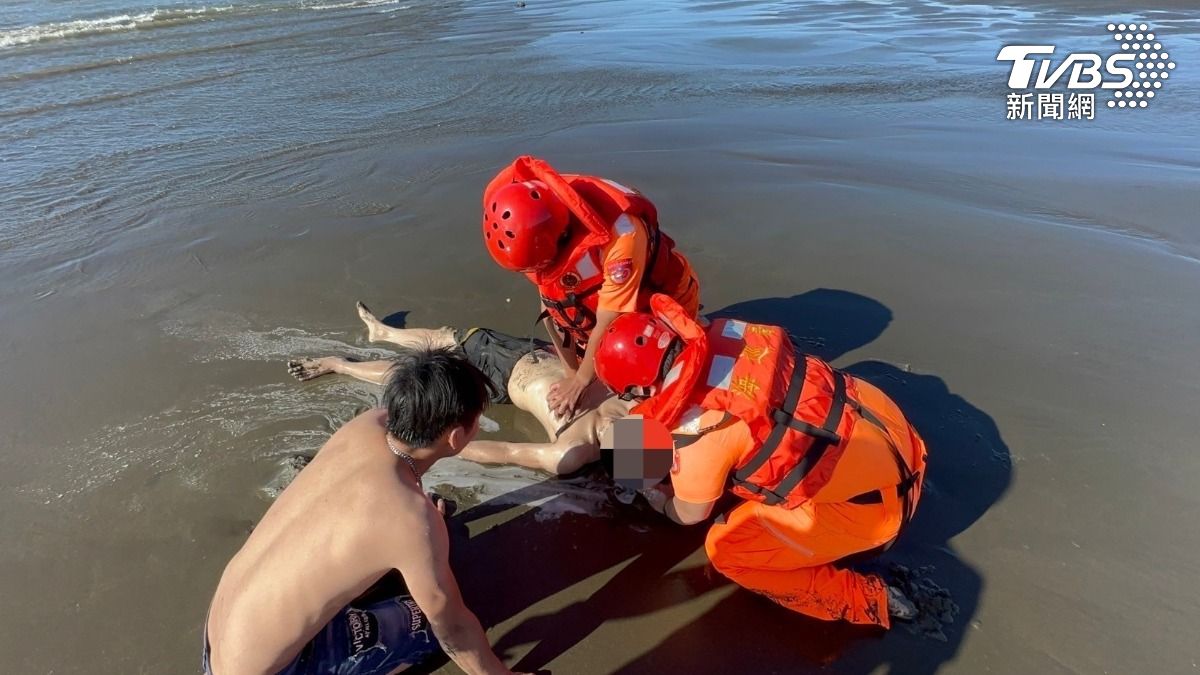 新竹移工揪團出遊!2男海邊溺水 消防救起1死1命危