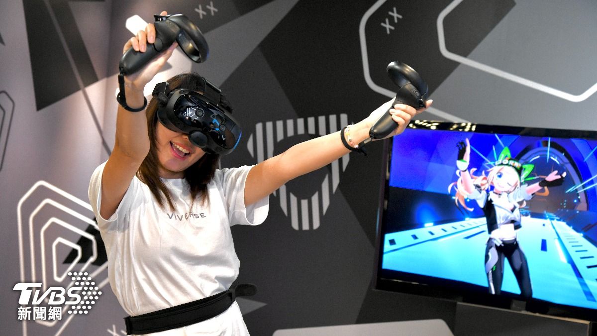 VIVE Focus Vision提供沉浸式高效能XR體驗。(圖/胡瑞麒攝)