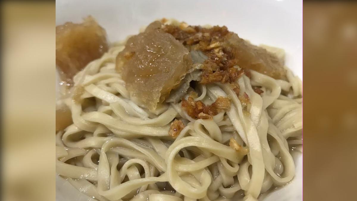 古早味膨皮麵沒了 萬華百年麵店「宣布熄燈」:租約到期