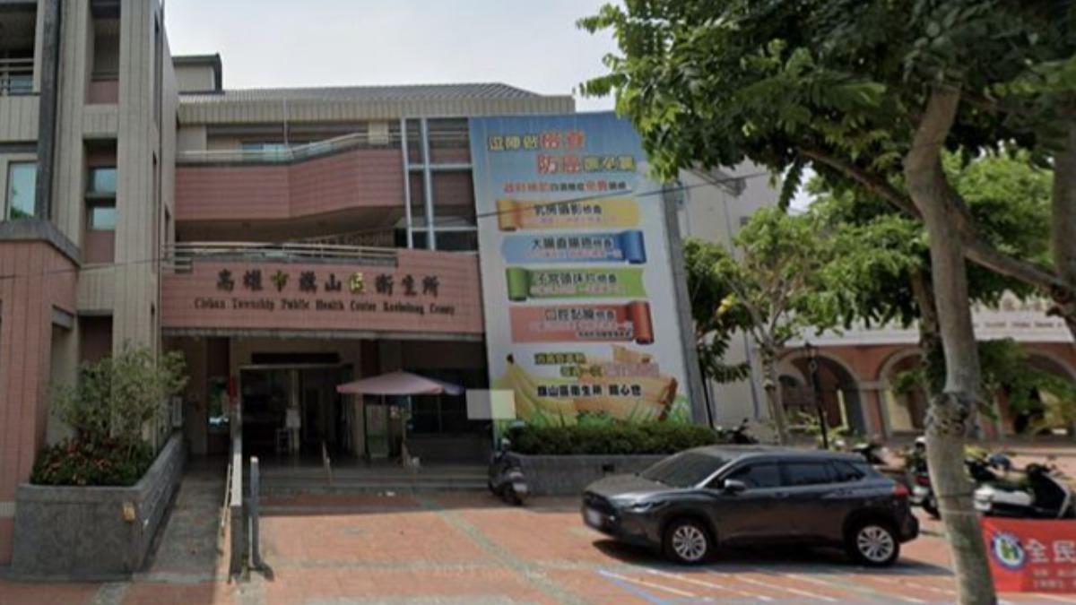 快訊/廉政署突衝高雄2衛生所!查扣大量物證 1人遭帶走
