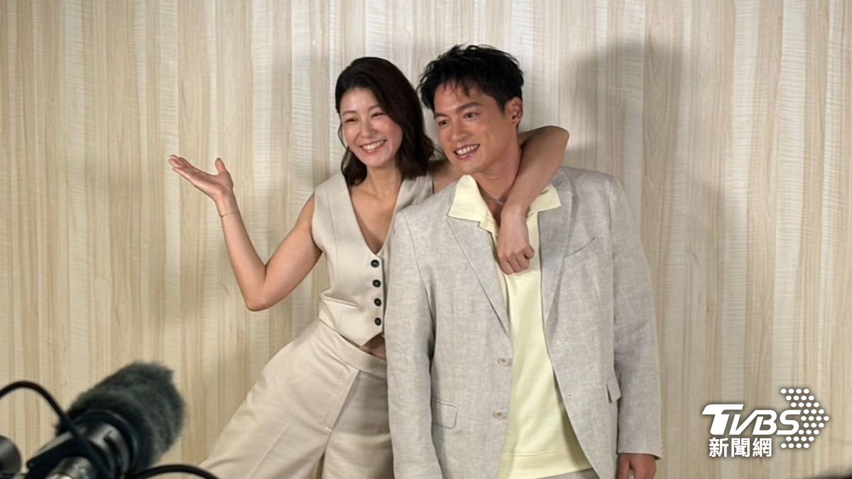 許孟哲和老婆趙孟姿日前一起出外景。(圖/林彥君攝)