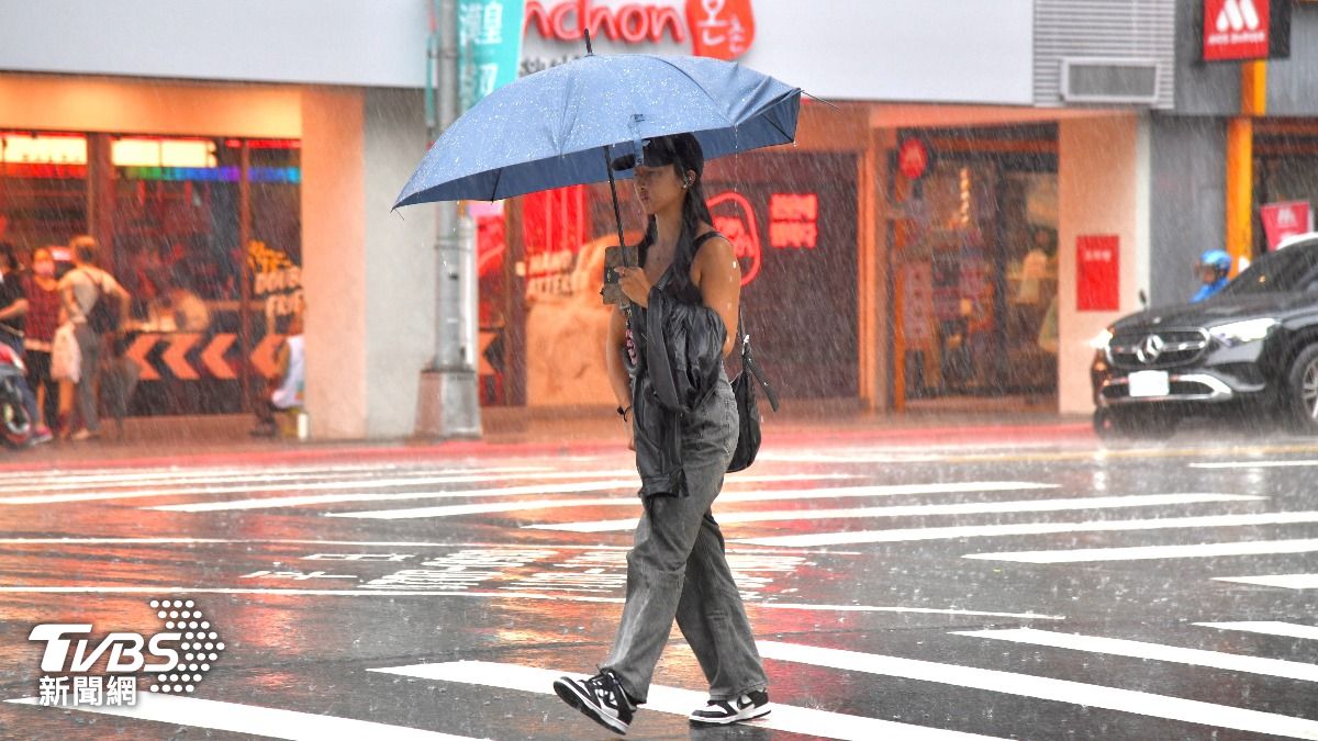 天氣/10月雨季來了!專家示警「半個台灣溼答答」1地異常降雨