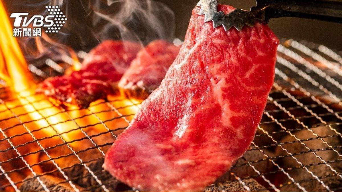 北市燒肉店爆「老鼠逃竄」!爬過食物還留腳印 她見噁爛一幕嚇傻