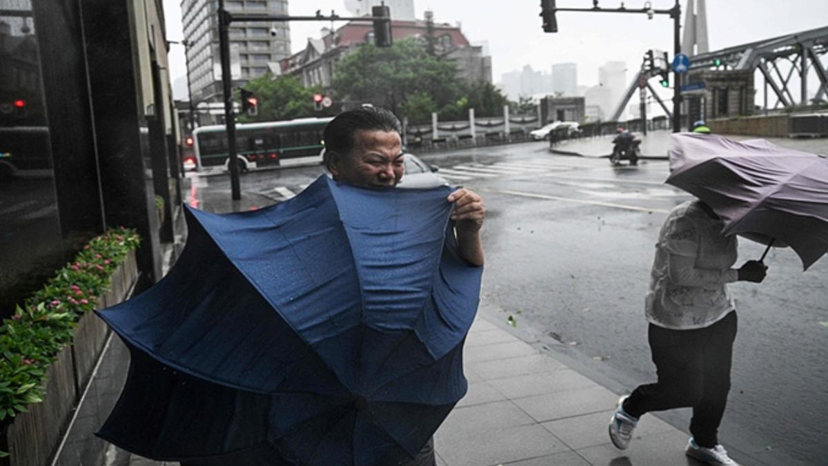 颱風葡萄桑二度襲上海 2測站破雨量記錄上班成噩夢