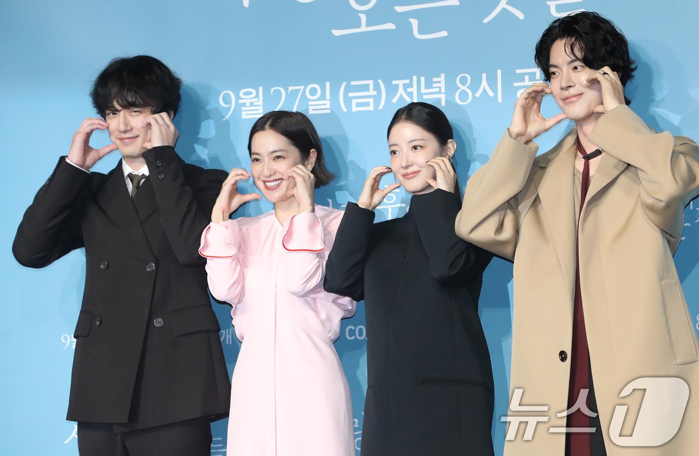 主演群坂口健太郎、中村杏、李世榮與洪宗玄上週出席記者會。（圖／news1提供）