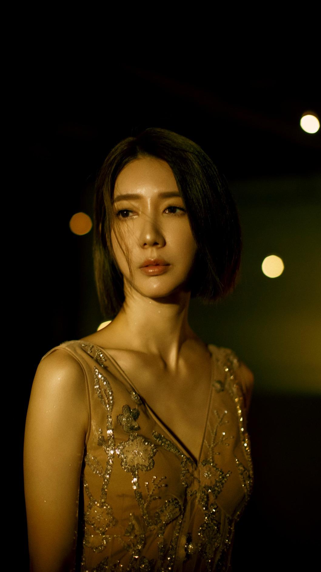 宋米秦全新音樂作品保密到底,僅私下分享給閨蜜李毓芬搶先聽。(圖/橙藝創意提供)
