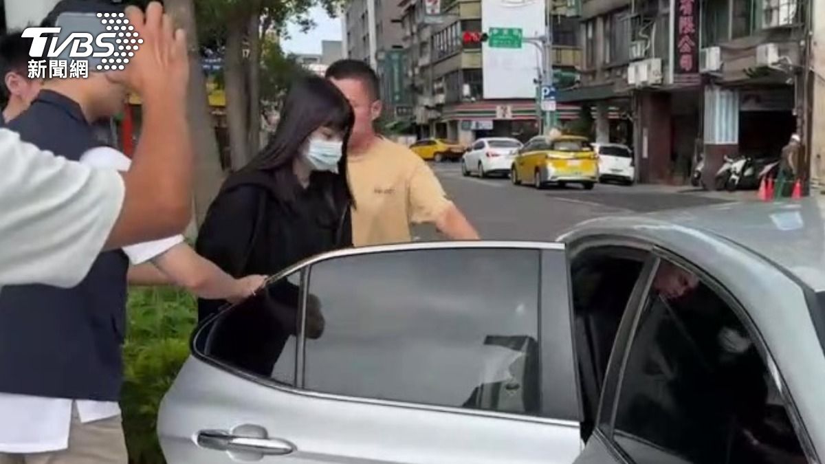 郭姓女子主要工作為高級應召妹,時常往返台港兩地,因此遭到吸收成了在台操盤手。(圖/TVBS)