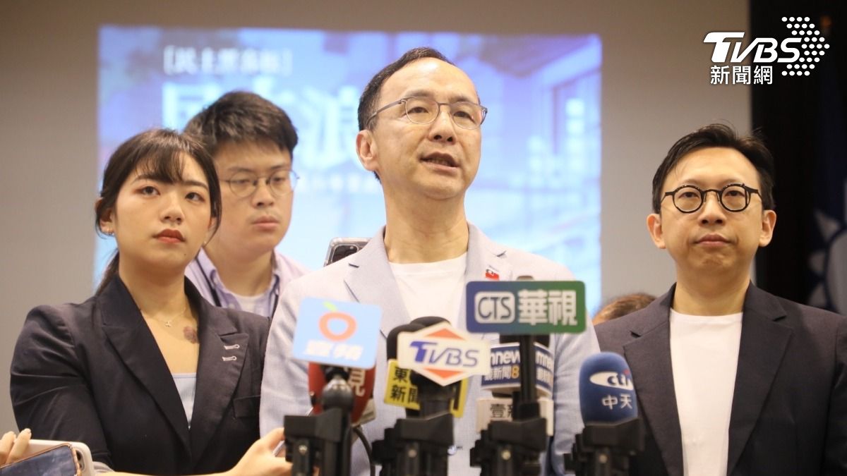 國民黨主席朱立倫表示,死刑制度有許多方方面面,應該是由代表民意的立法院來做出決策,而非大法官們可以擅專。(圖/國民黨提供)