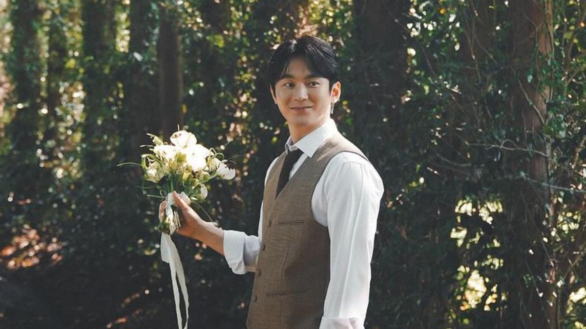 「宋仲基的哥哥」姜基棟結婚了! 曬絕美婚照「竟求老天幫1事」