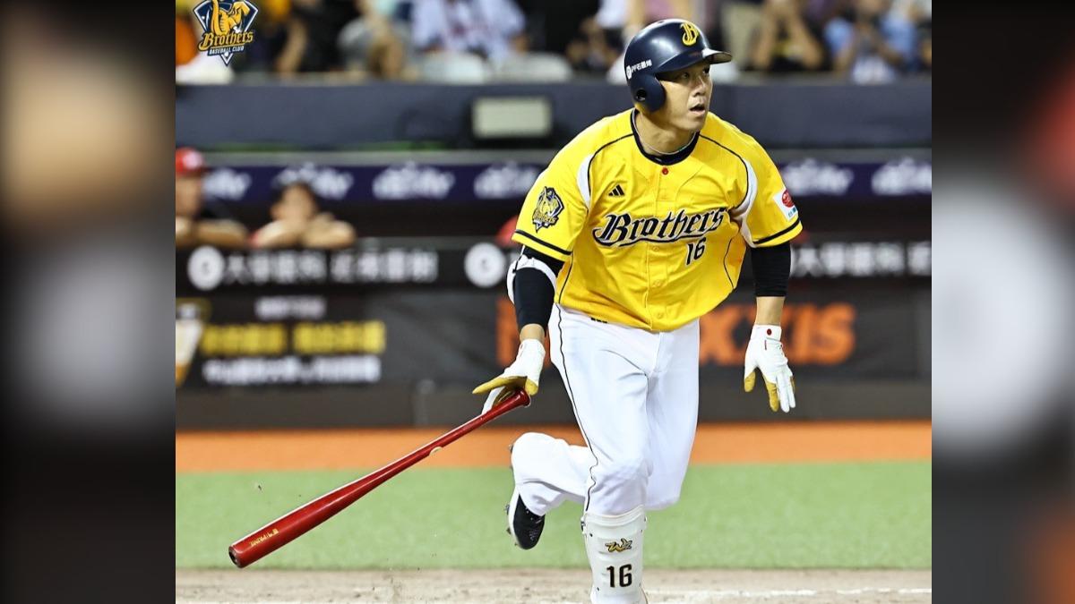 中職／大巨蛋4萬黃海！兄弟3局猛攻奠勝基　周思齊引退首戰開門紅