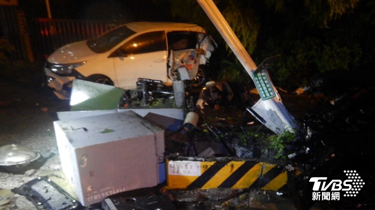 雨夜失控!撞毀汽機車、變電箱 台中BMW男臉還刮花慘破相