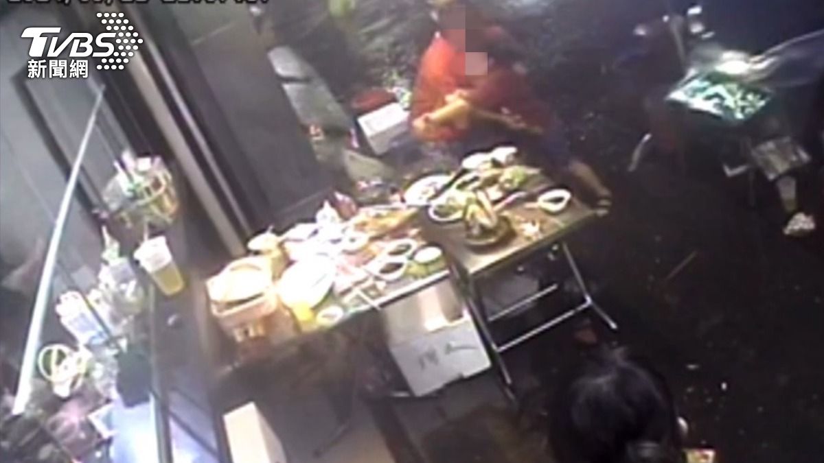 有片/烤肉遇橫禍!逃7年移工飛車衝撞 暖爸「肉身勇護妻小」