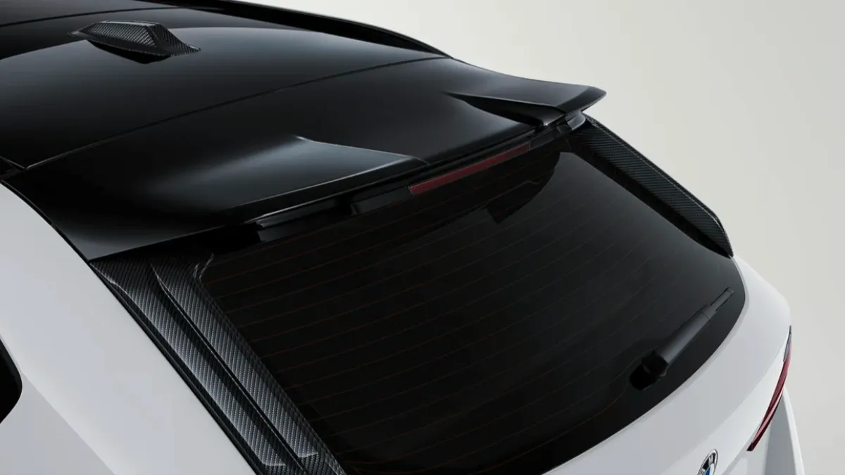 M Performance Parts的尾翼整合有後擋風玻璃兩側的垂直整流,可減少M5 Touring車尾的亂流。(圖/BMW提供)