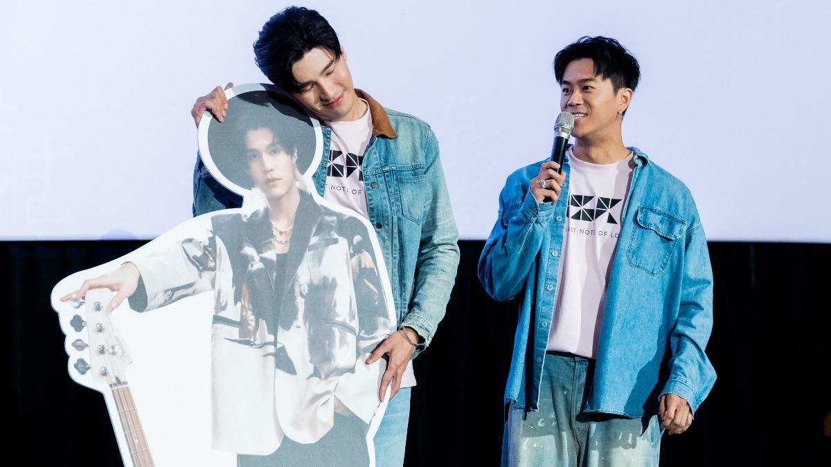 《彈一場完美戀愛》劉泯廷(左)與遠在泰國的CP演員Jame隔海耍恩愛(圖/GagaOOLala提供)