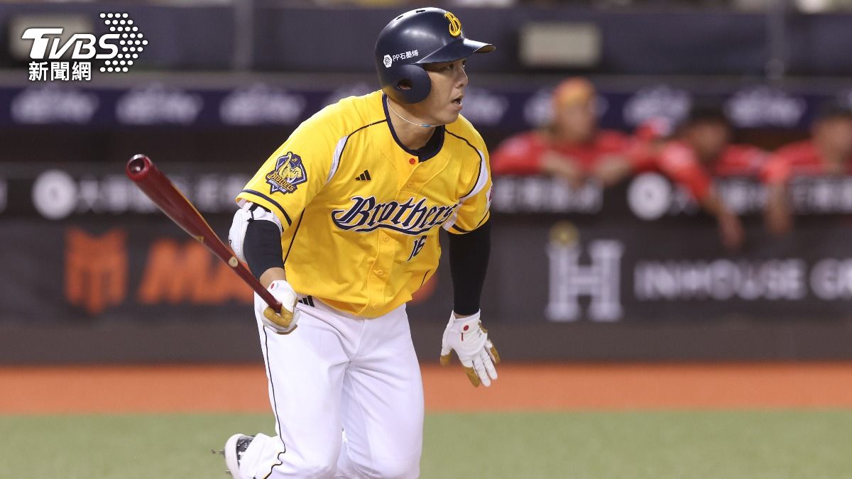 周思齊引退賽敲安！9局上外野大風吹　兄弟1:5不敵龍隊