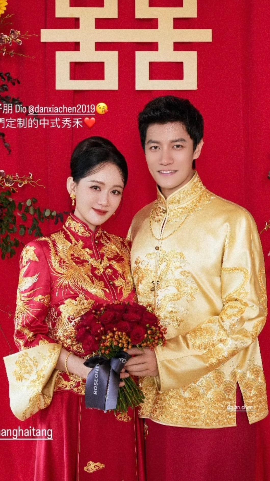 陳喬恩(左)穿秀禾服有古典美。(圖/翻攝自陳喬恩微博)
