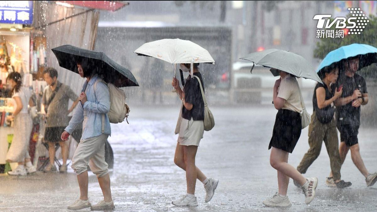 天氣/出門帶傘!雨彈狂炸13縣市 豪、大雨警戒區曝